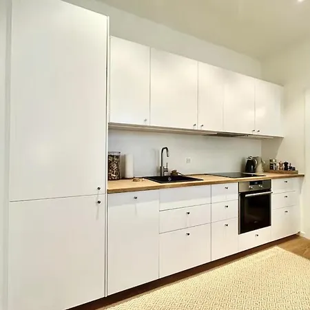 Cozy Center Apartman *